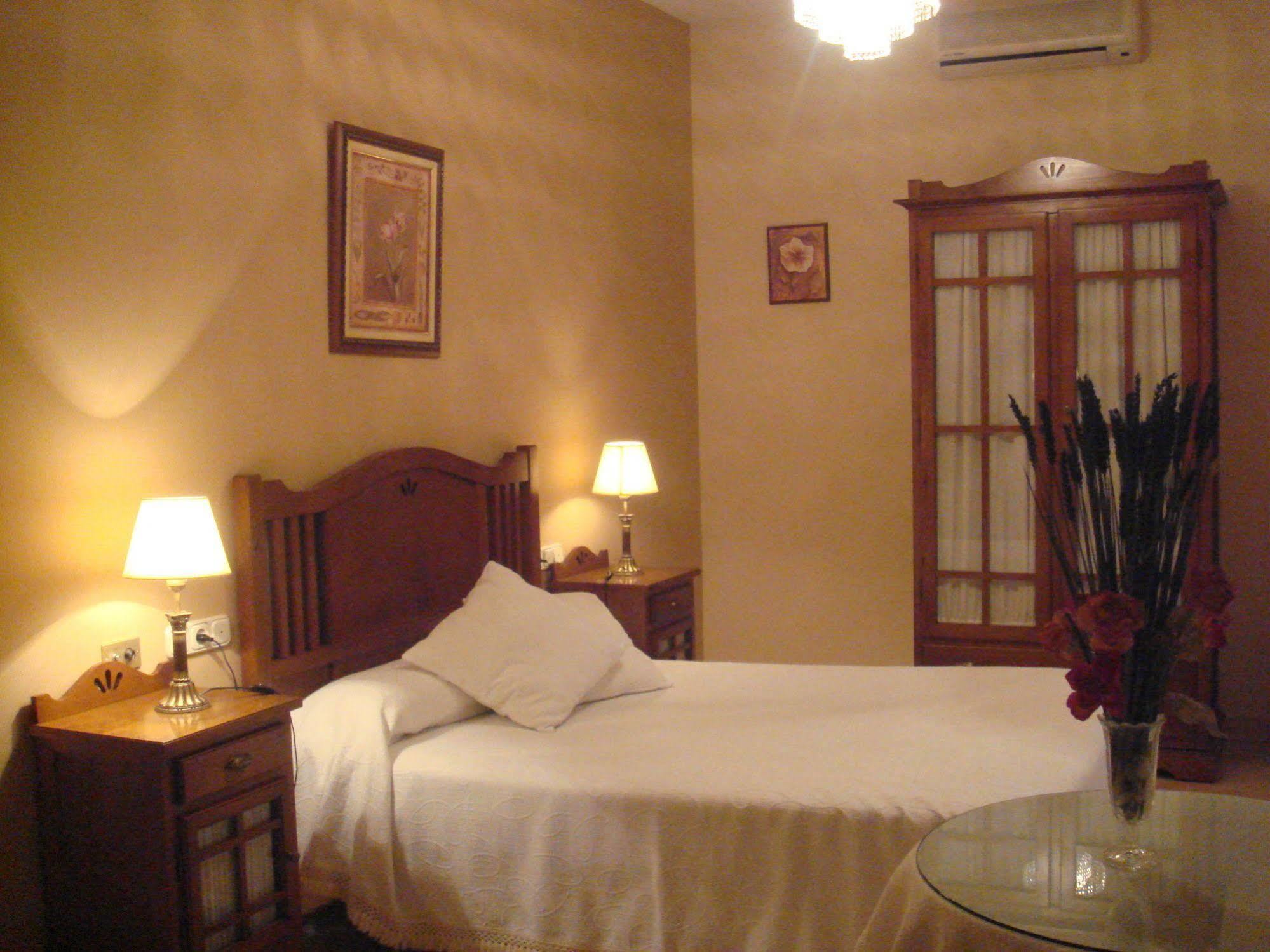 Hotel Boutique La Zubia Bagian luar foto